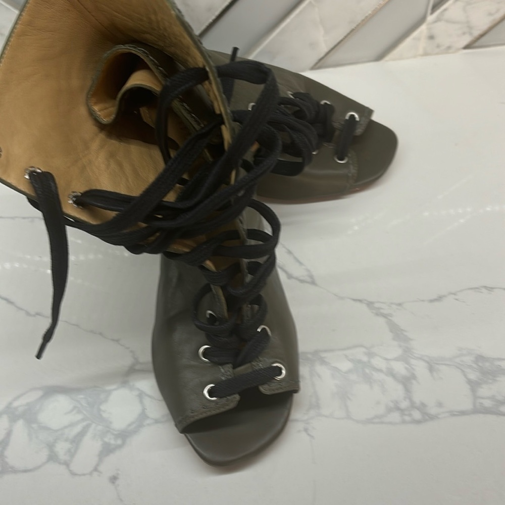 Schultz boot with toes out. Brand new!
